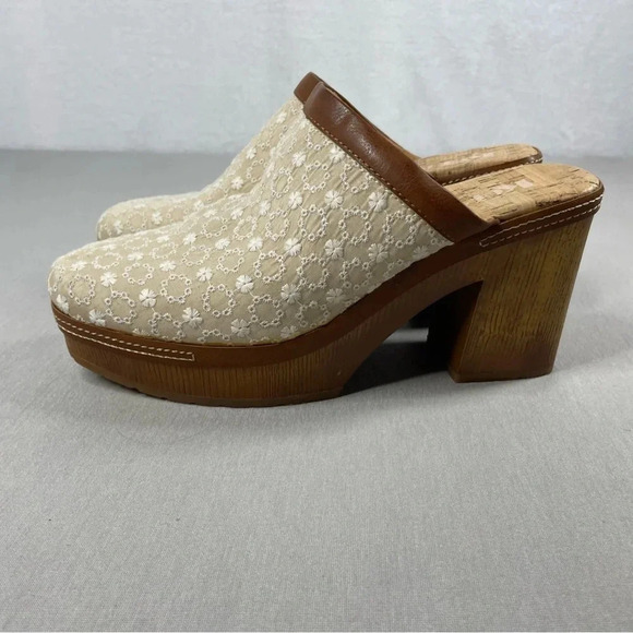 Kork’s Lori Embroidered Fabric Combo Clogs - Picture 1 of 6